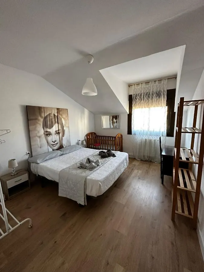 Piso Amplio De 4 Habitaciones En El Centro De Toledo